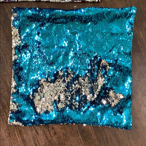Reversible Sequin Pillow Covers 15x15 - Picture 2 of 6